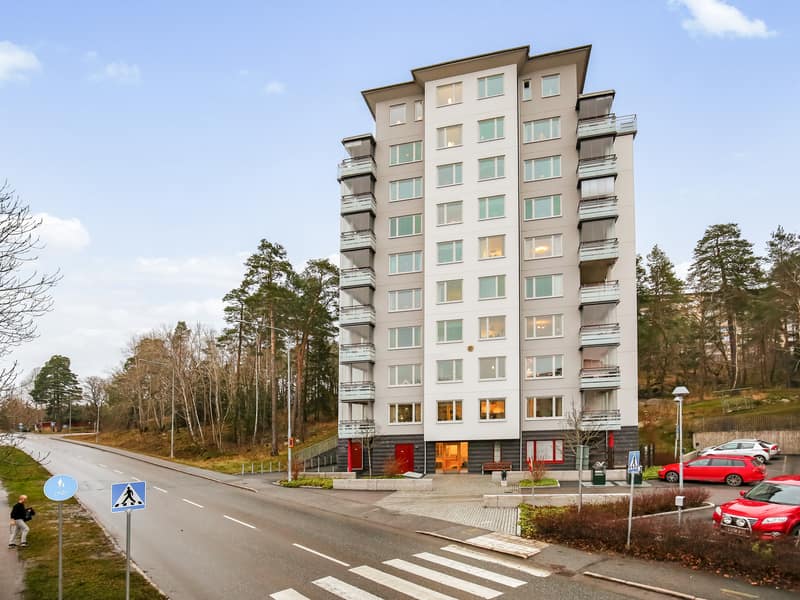 Entrésidan, 9 våningar med hiss