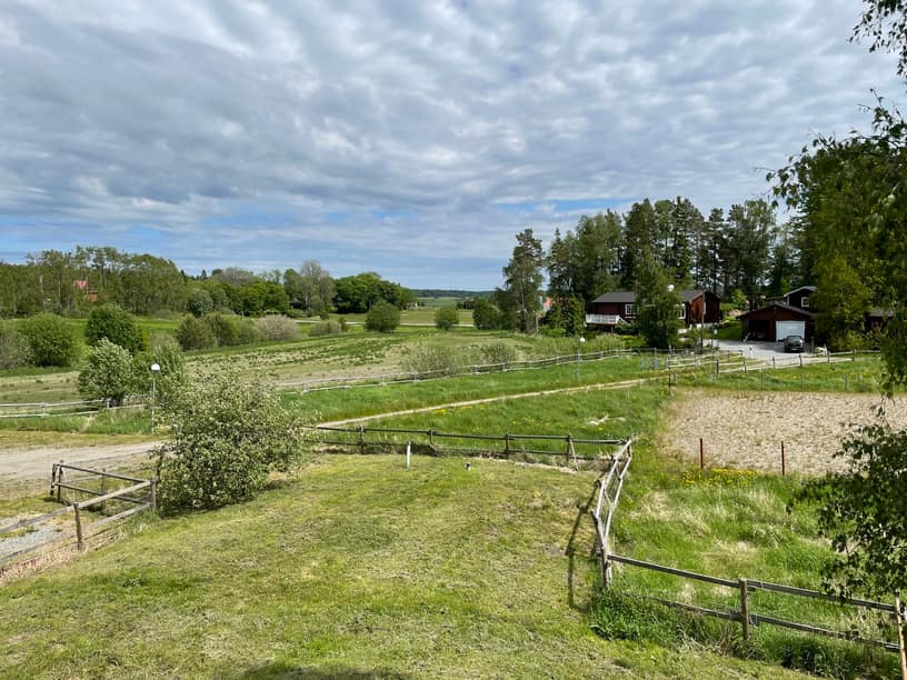 Utsikt från hus och altan