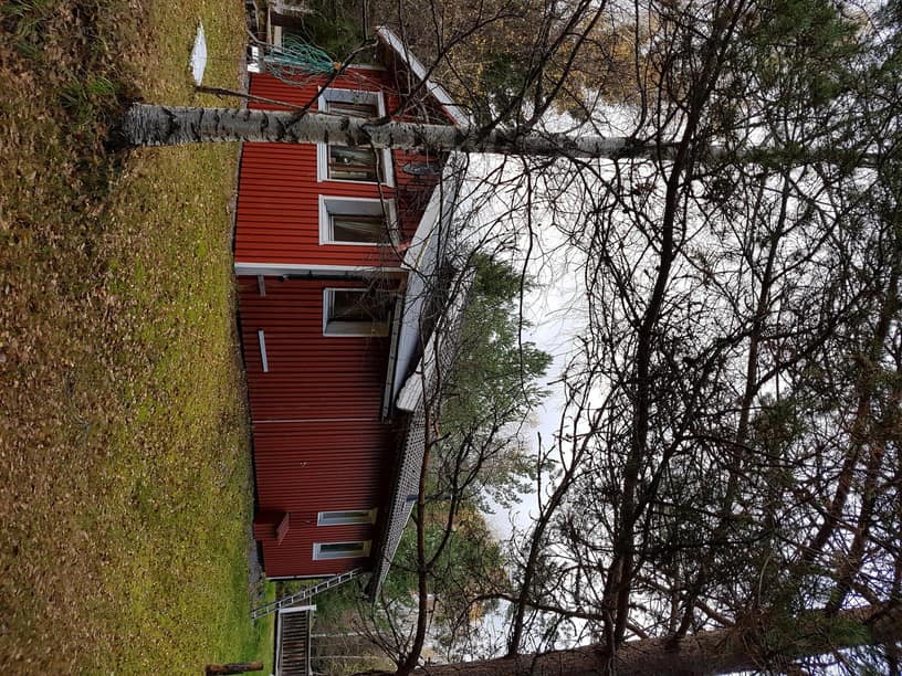 Baksidan med tillbyggnad på gaveln