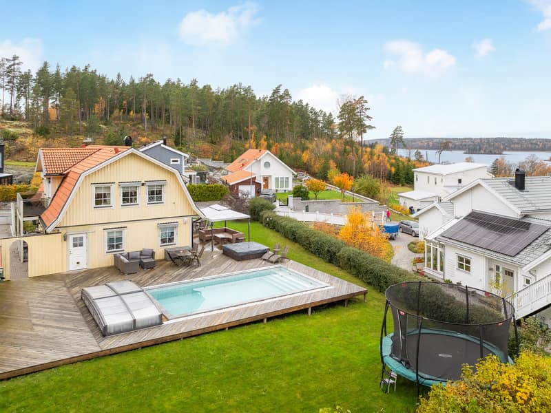 Poolliv för stor och liten,