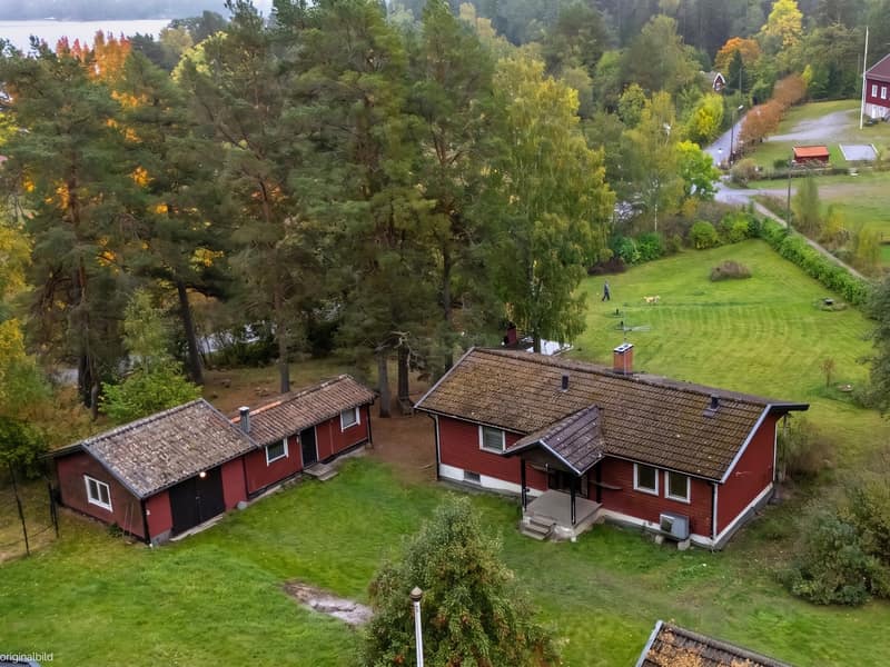 Uthus med bastu/duschrum